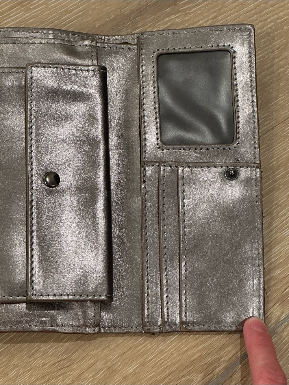 Patricia Nash Wallet - Picture 13 of 16